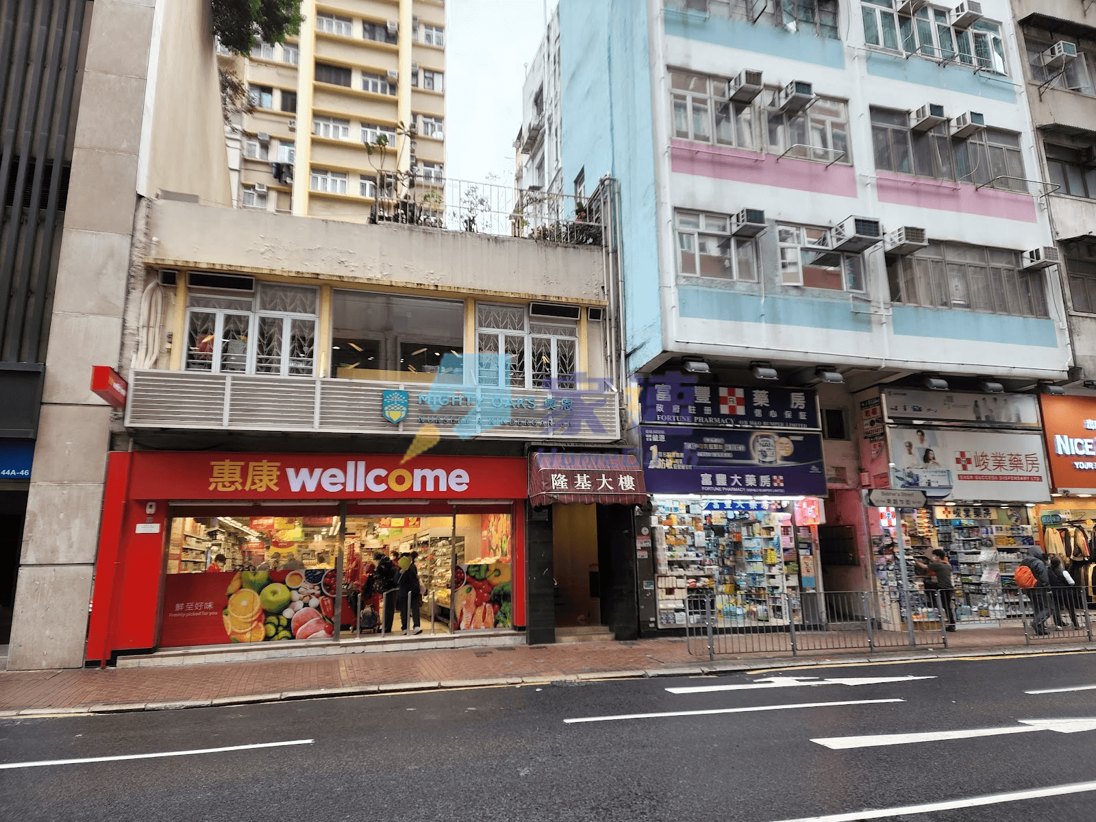 隆基大樓 屋苑外觀