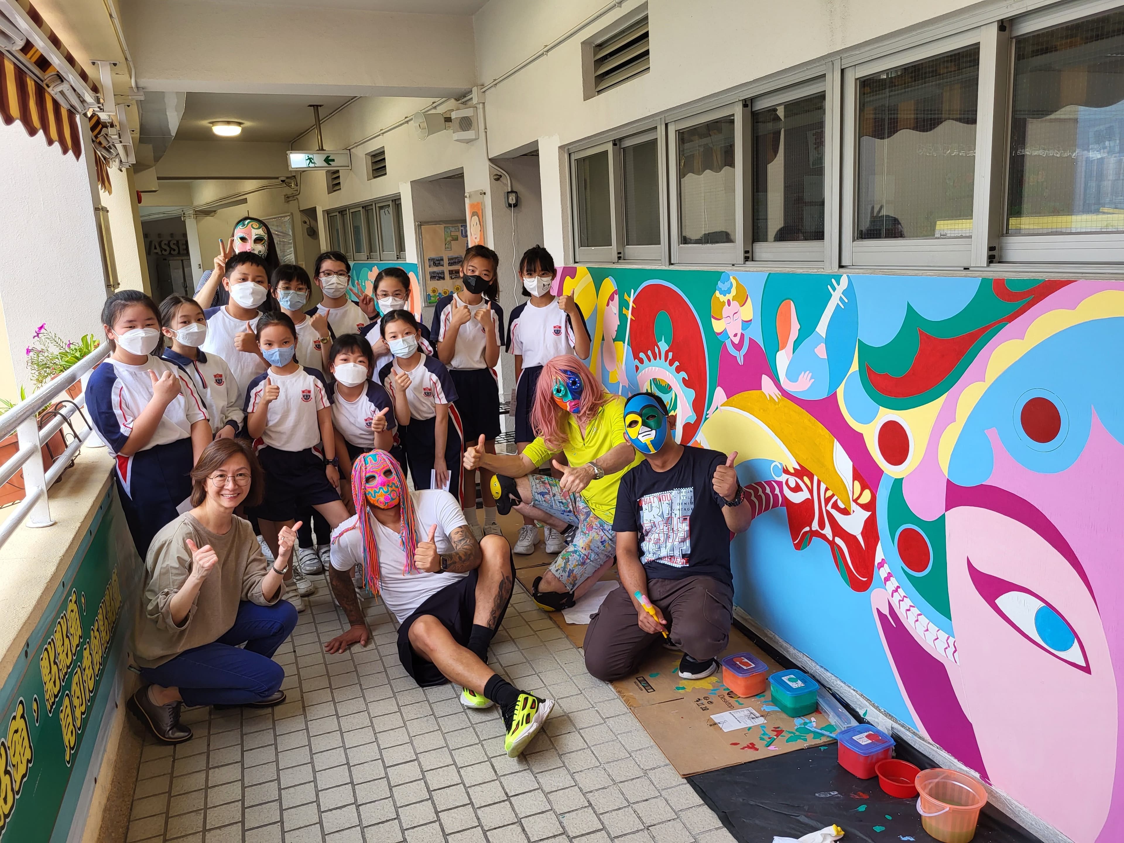 中華基督教會基法小學(油塘) 本校學生與國際資深藝術家團隊TOYISM交流及製作壁畫