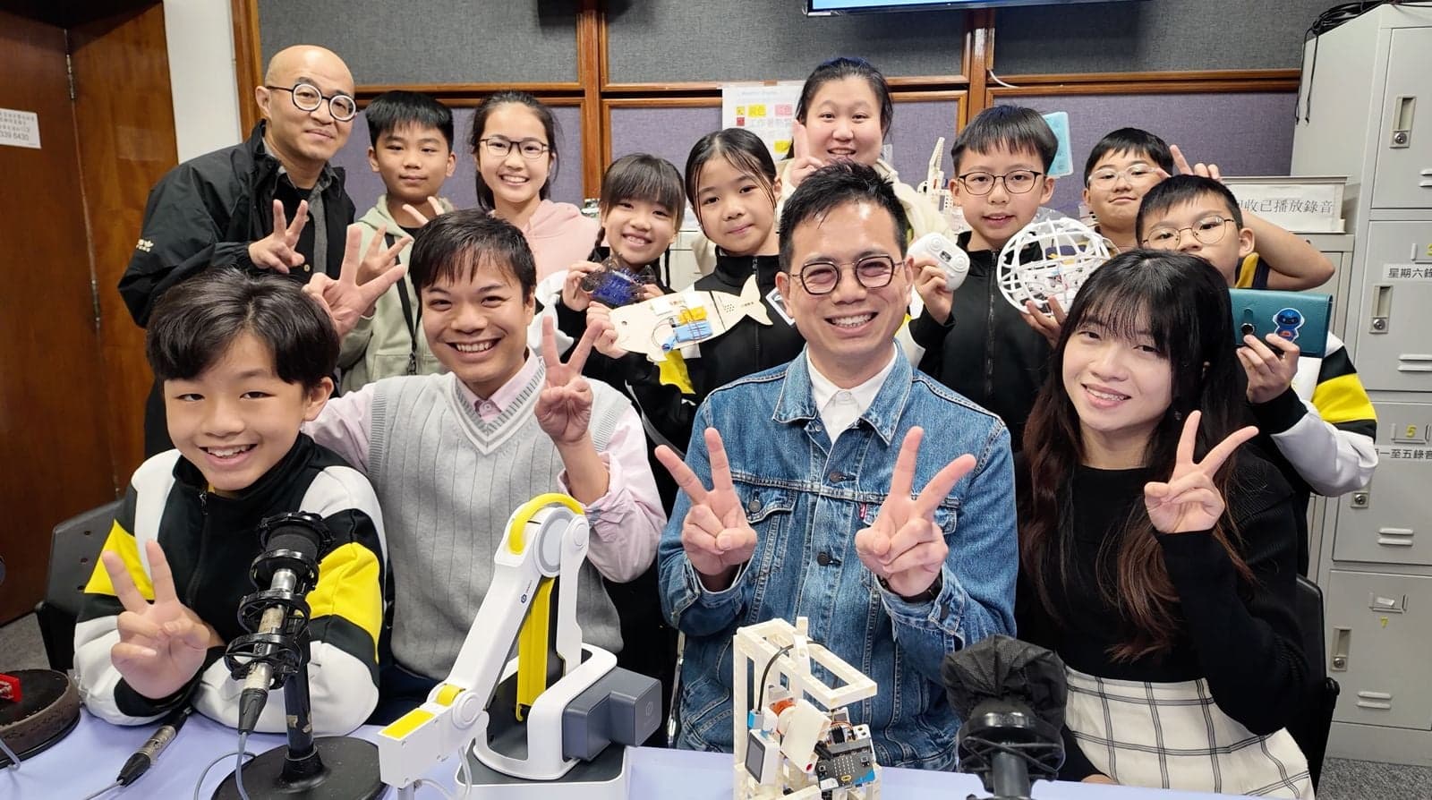 港澳信義會小學 2025年 香港電台「新人類、大世界」STEM總動員訪問