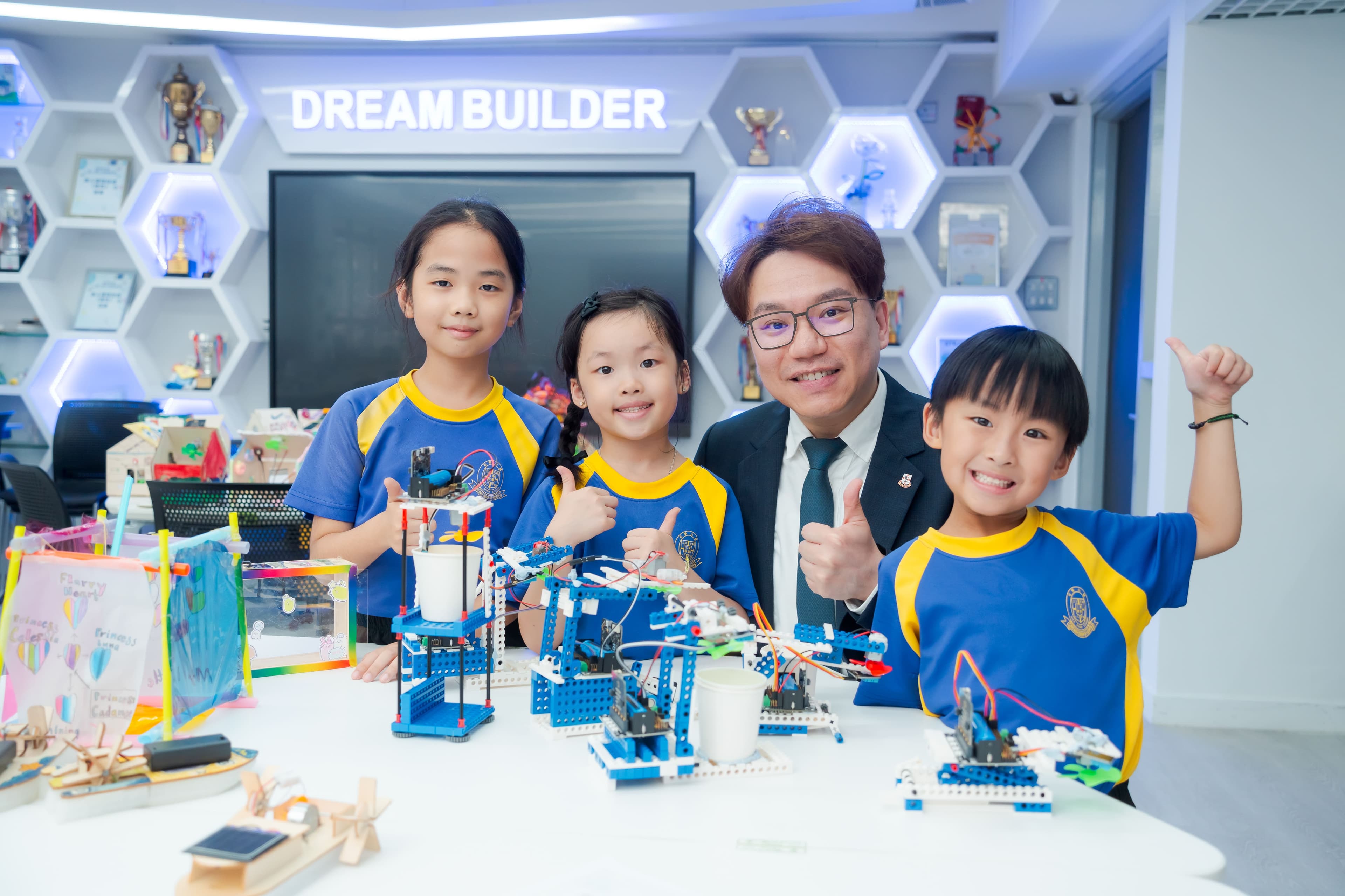 東華三院鶴山學校 推行STEAM教育，發展學生創意潛能。