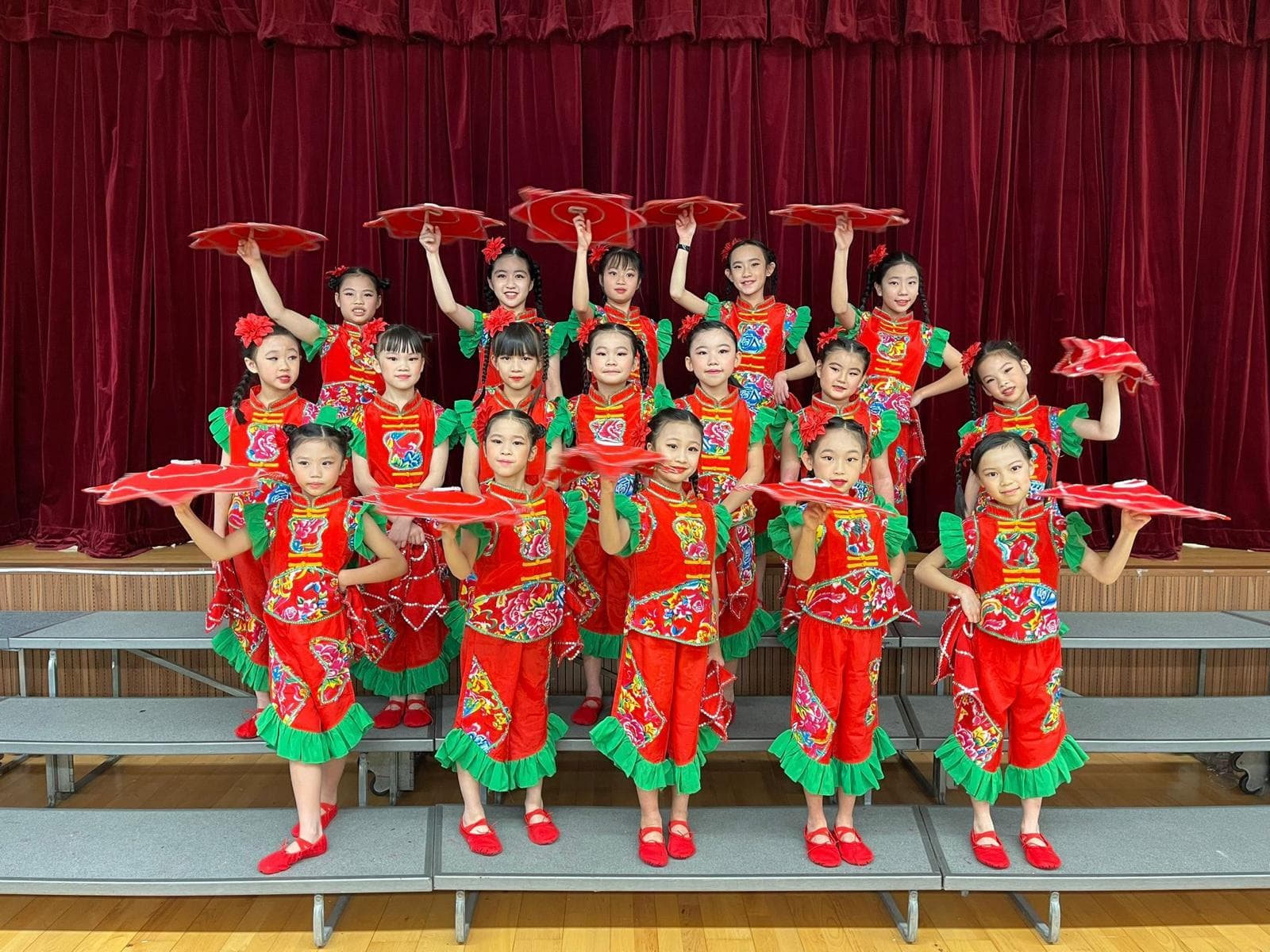 胡素貞博士紀念學校 「東北小妞」舞蹈