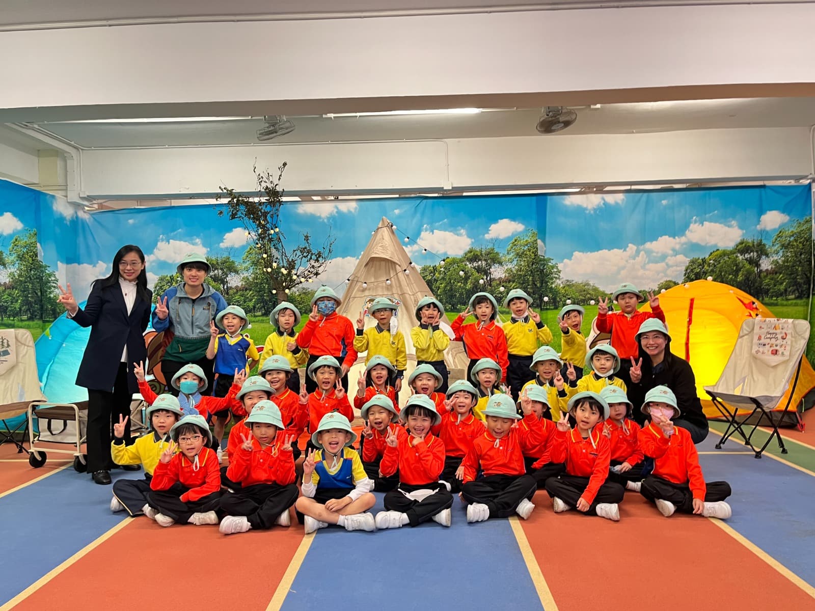 保良局朱正賢小學 一年級同學一起進行露營活動