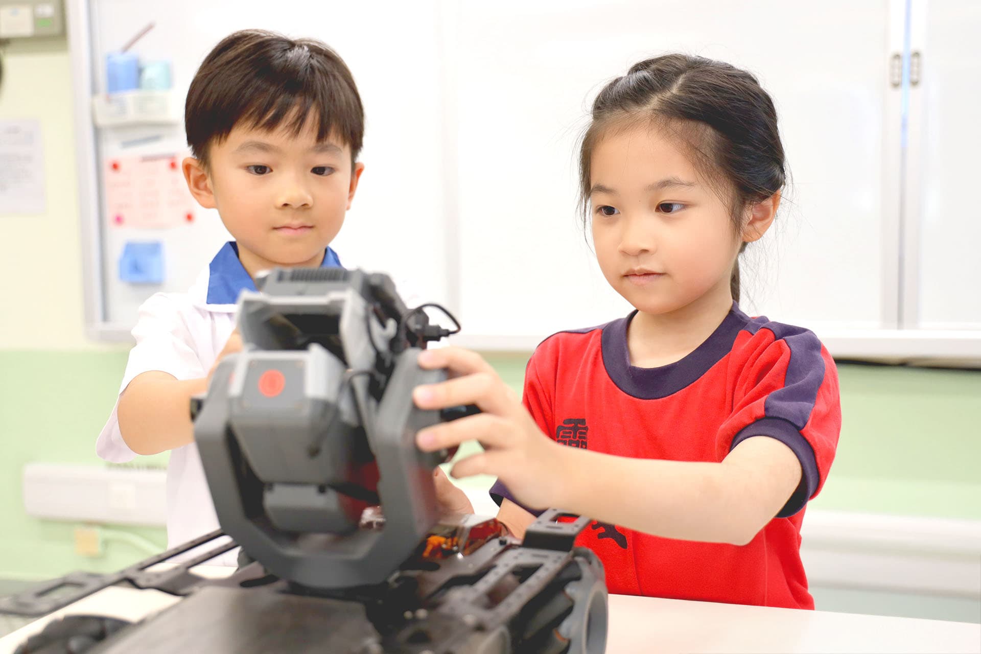 聖公會靈愛小學 機甲大師編程訓練