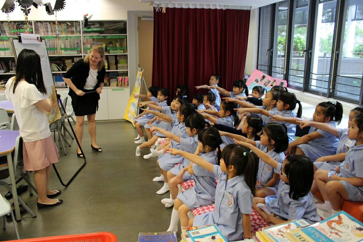 聖士提反女子中學附屬小學 學生投入課堂活動