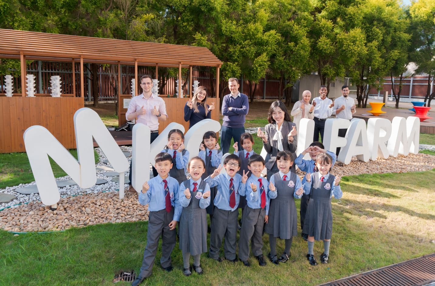東華三院馬錦燦紀念小學 理想學習英文環境