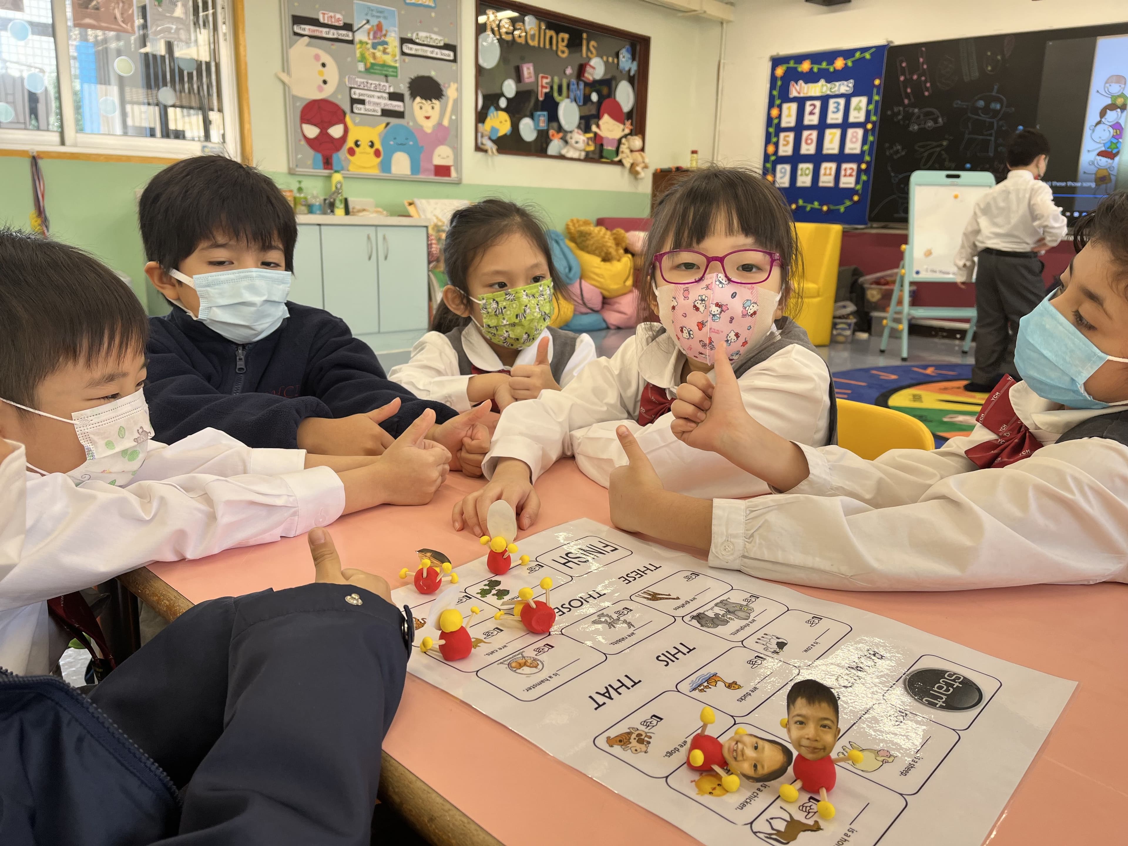 仁濟醫院陳耀星小學 老師精心設計活動學習英語，鼓勵學生多聽、多講、多寫。