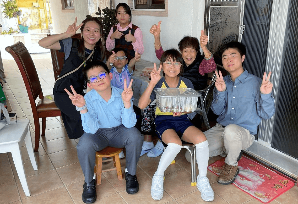 西貢崇真天主教學校（小學部） 智能温室：開心收成，關心長者--探訪活動