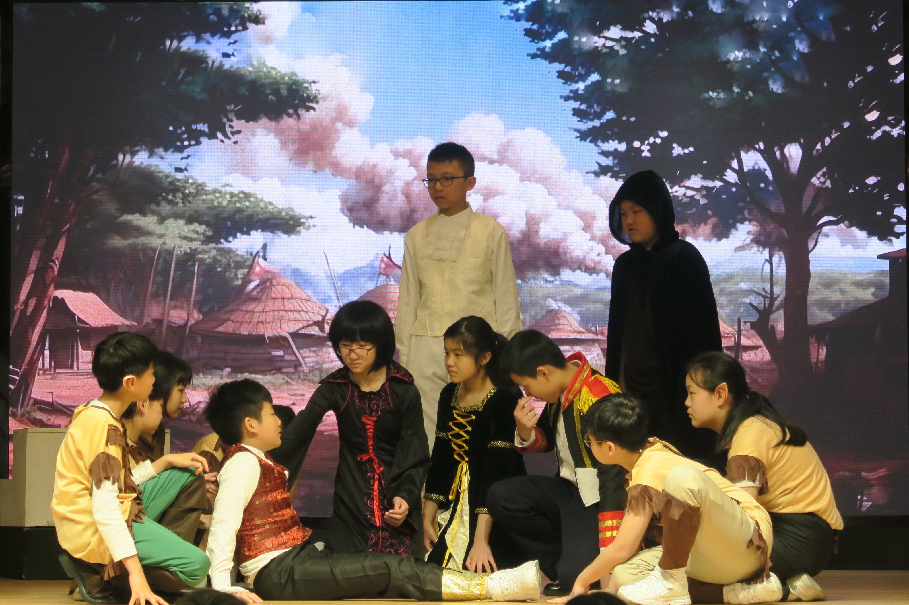 五邑工商總會學校 英語話劇於禮堂表演