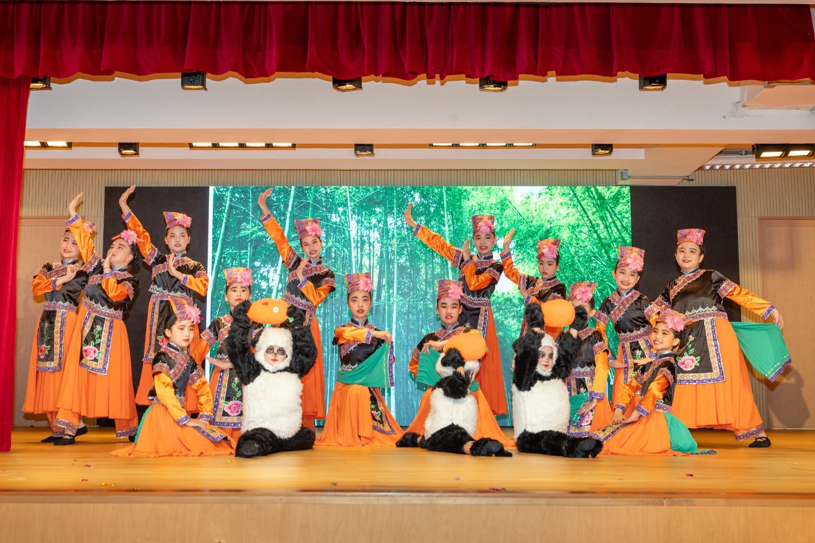 中華基督教會基全小學 東方舞表演