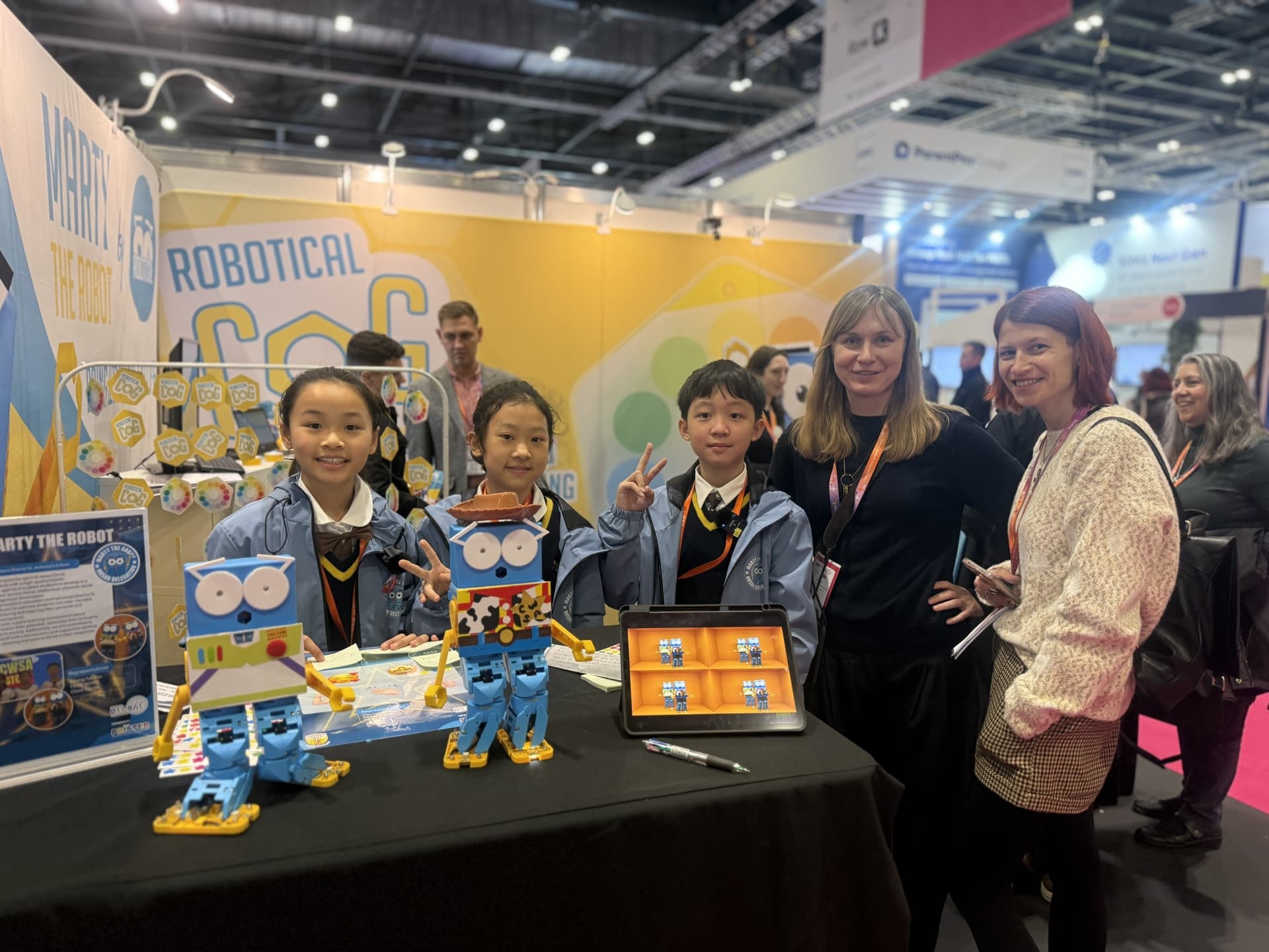 中西區聖安多尼學校 學生代表學校到英國參加EDTECH交流活動