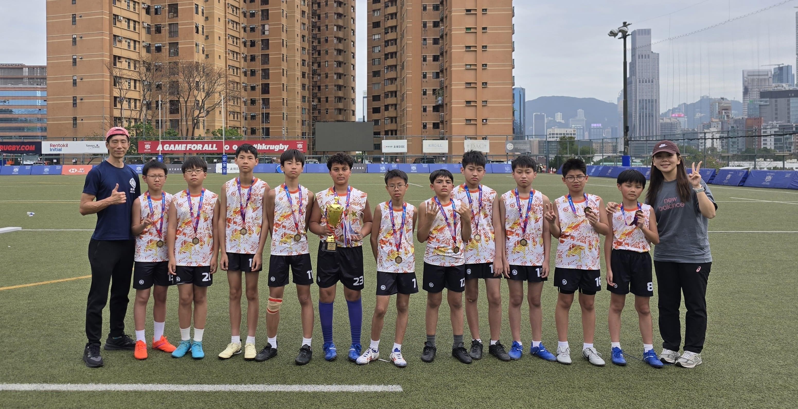 基督教香港信義會紅磡信義學校 第七屆全港小學校際非撞式欖球比賽榮獲季軍！無懼挑戰，越戰越勇！