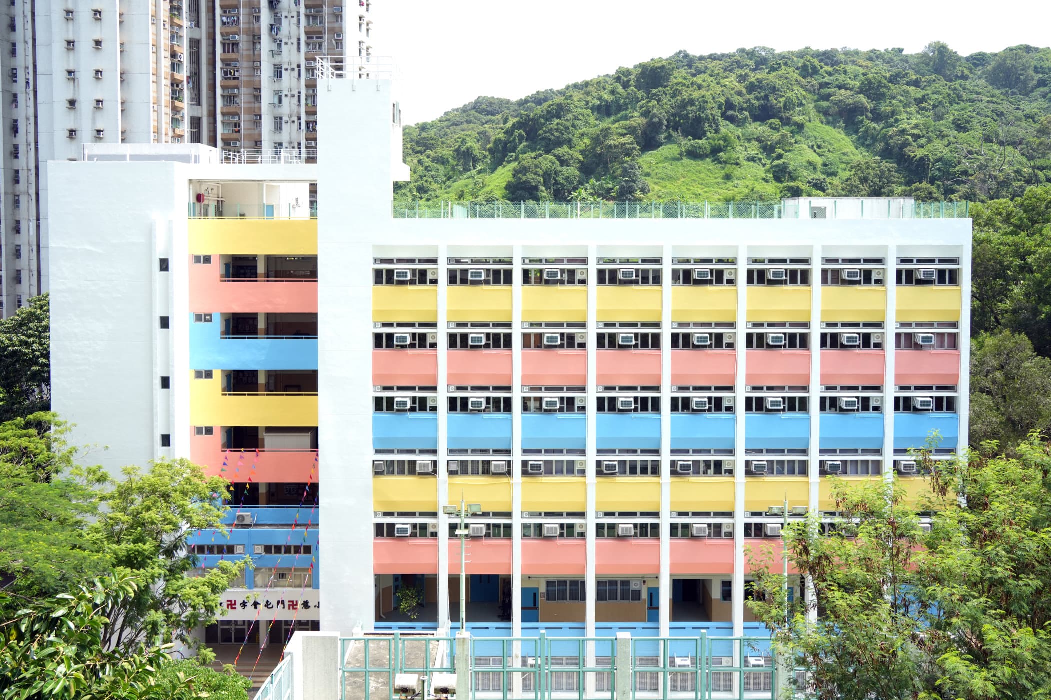 香港紅卍字會屯門卍慈小學 校舍相片