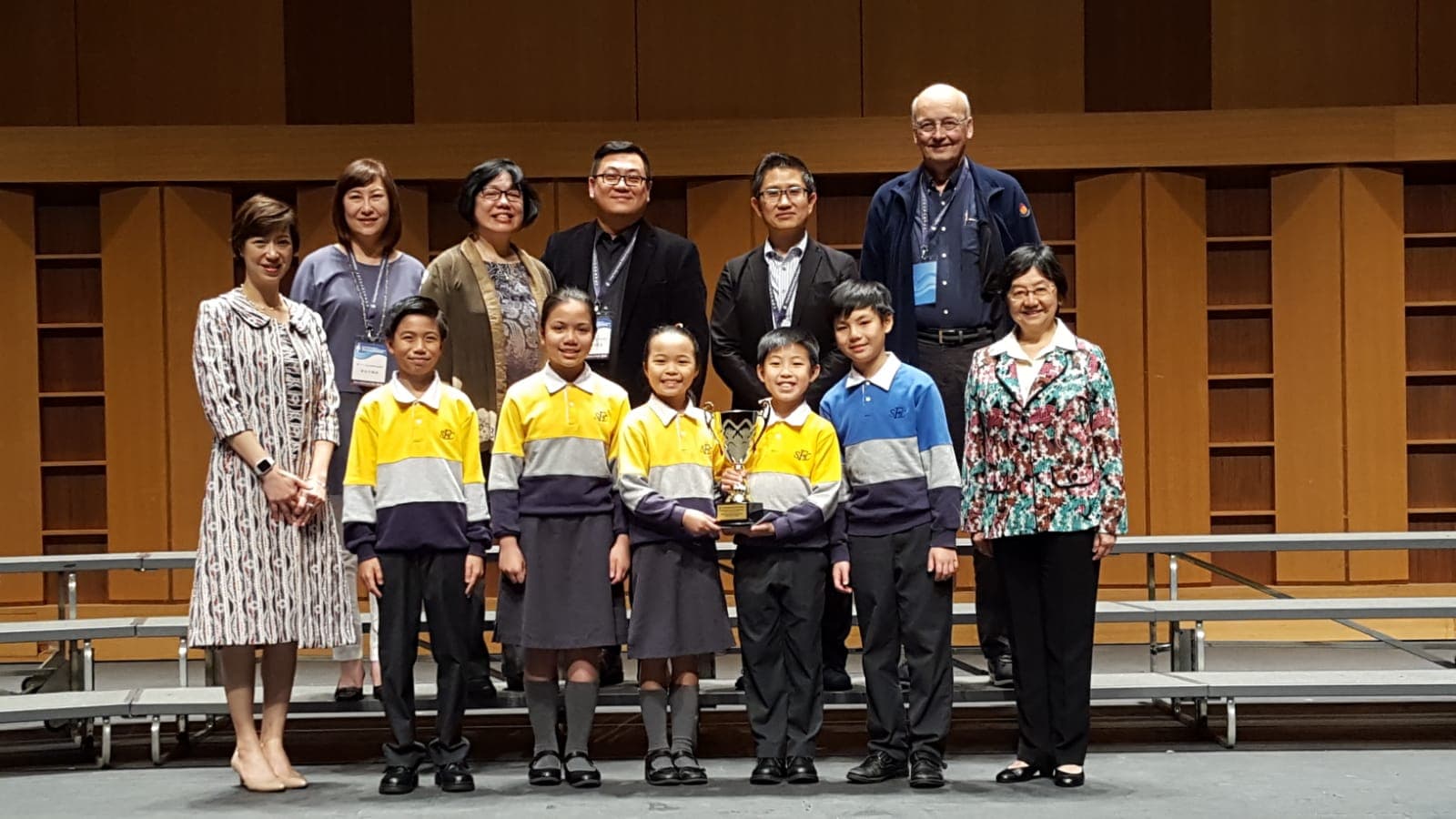 港九街坊婦女會孫方中小學 連續五年榮獲本年度最佳新界區域小學中級組合唱隊