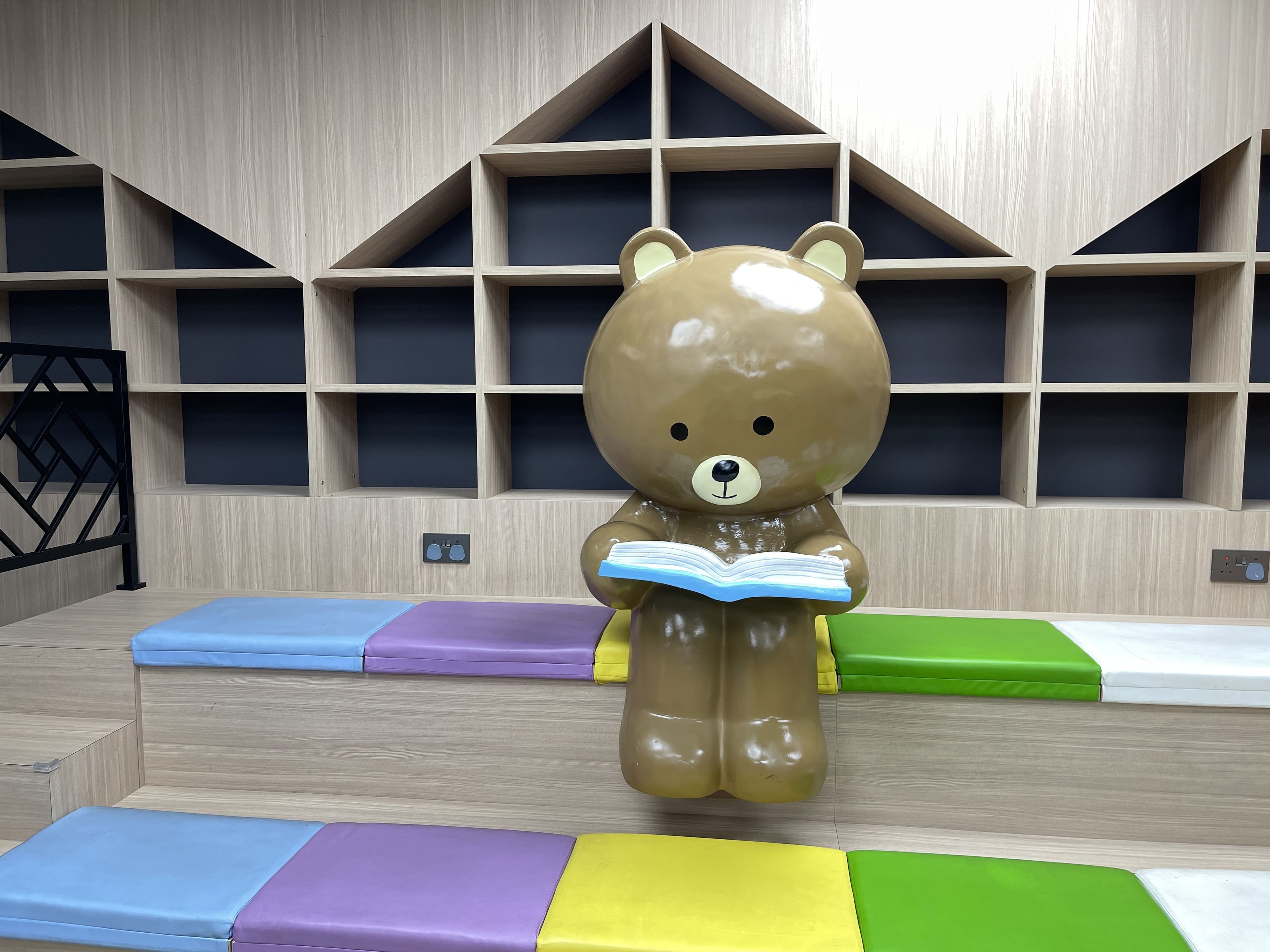 光明學校 本校圖書館